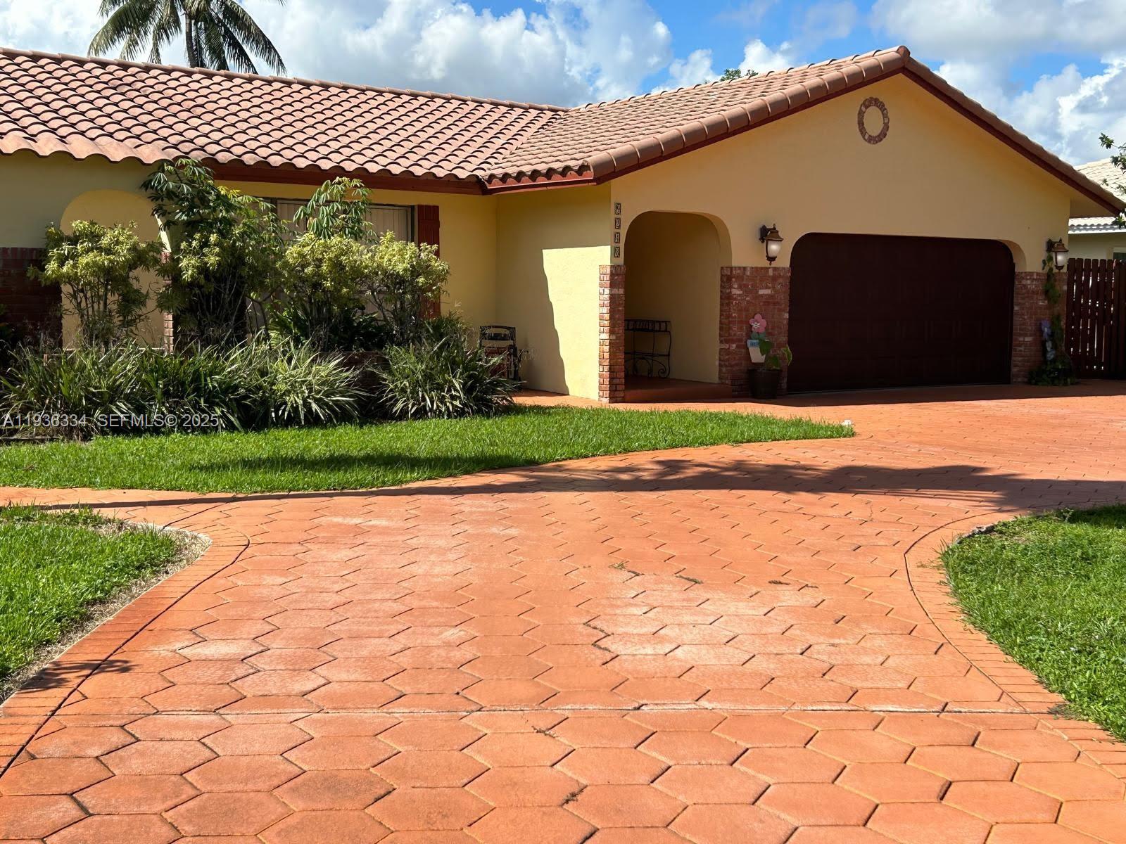 RAMBLEWOOD SOUTH - Residential Lease