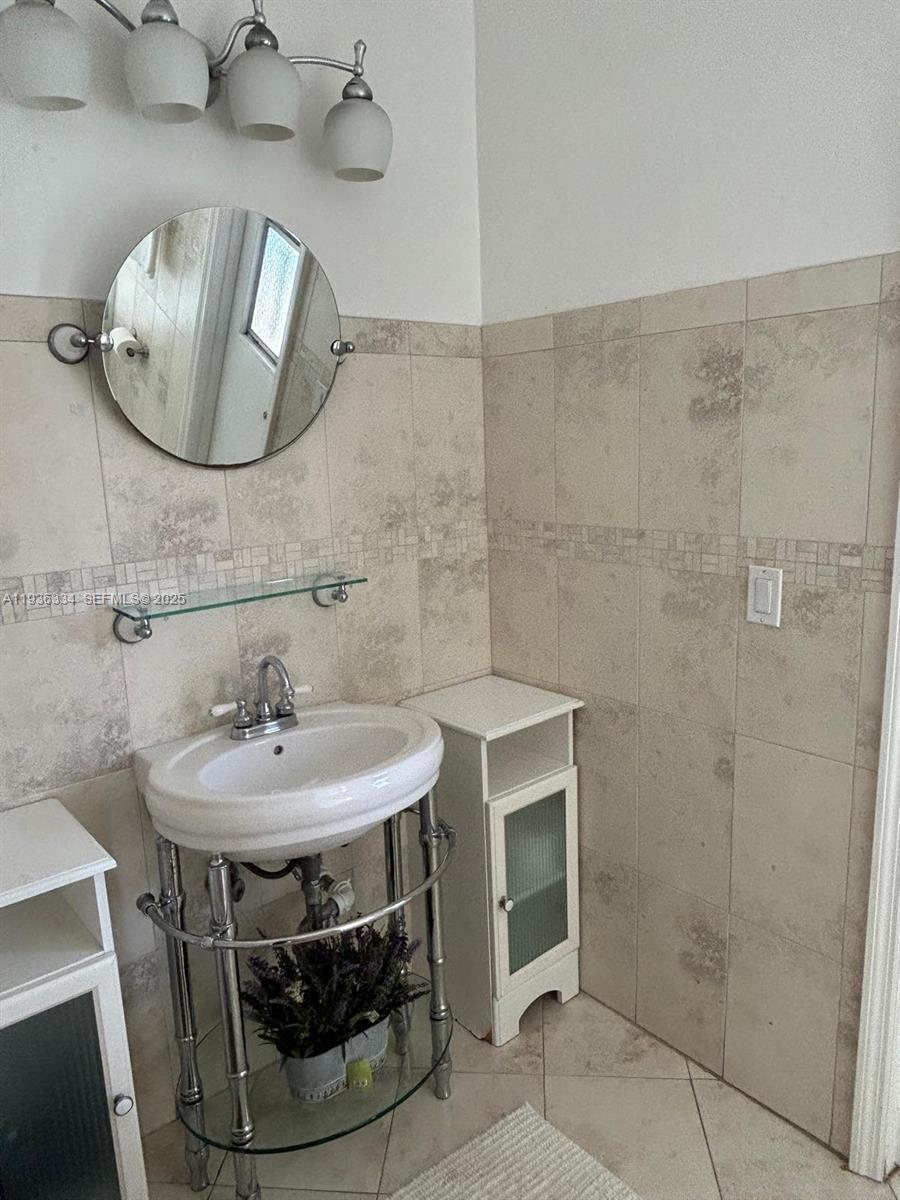 RAMBLEWOOD SOUTH - Residential Lease