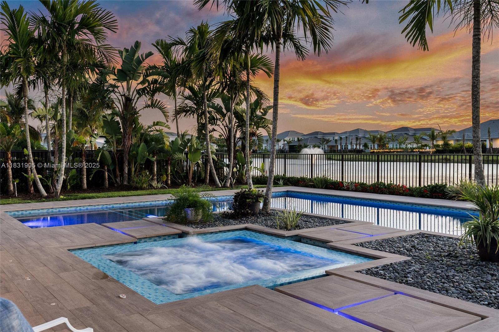 9369 Crestview Cir
