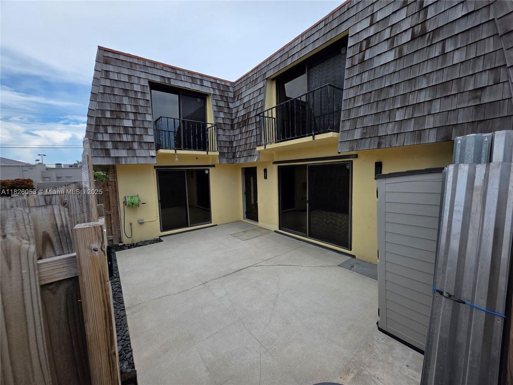 Photo of 34 Lake Arbor Dr, Palm Springs, FL 33461 (MLS # A11826053)