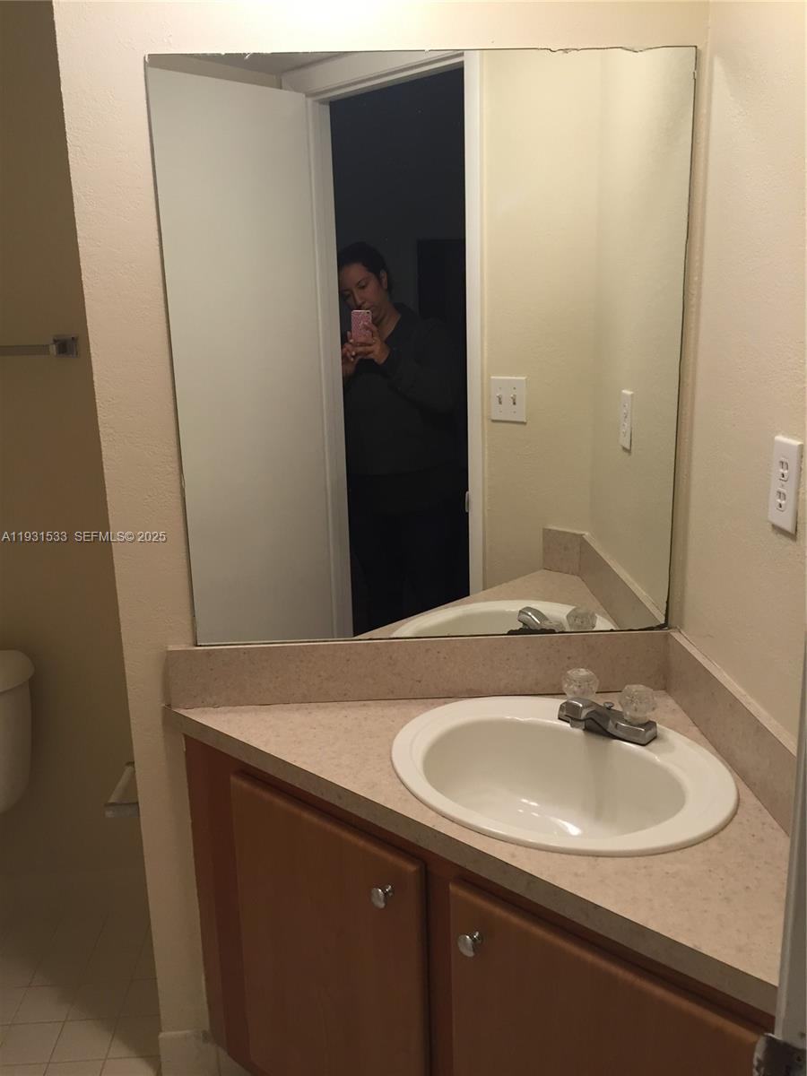 MARINA OAKS CONDO - Residential Lease