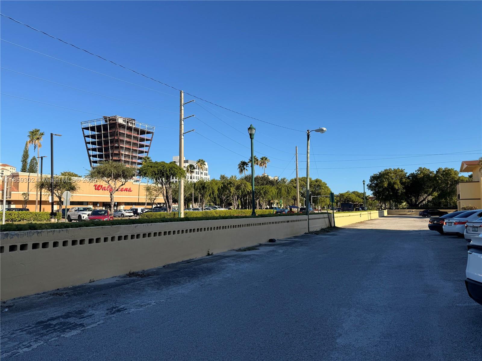 BISC LAKE GARDENS CONDO N - Residential