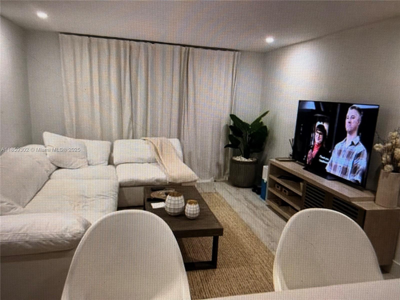 BISC LAKE GARDENS CONDO N - Residential