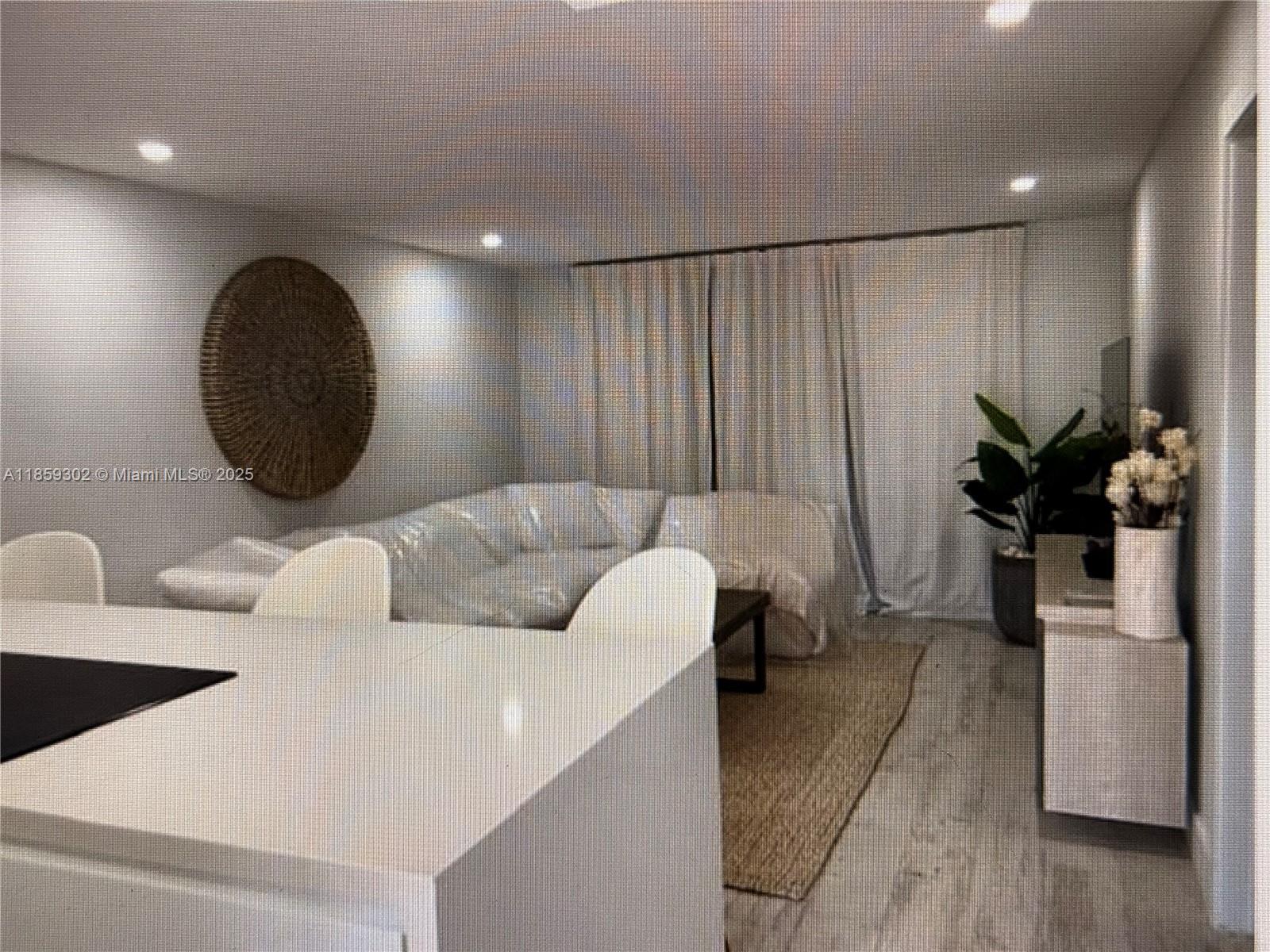 BISC LAKE GARDENS CONDO N - Residential