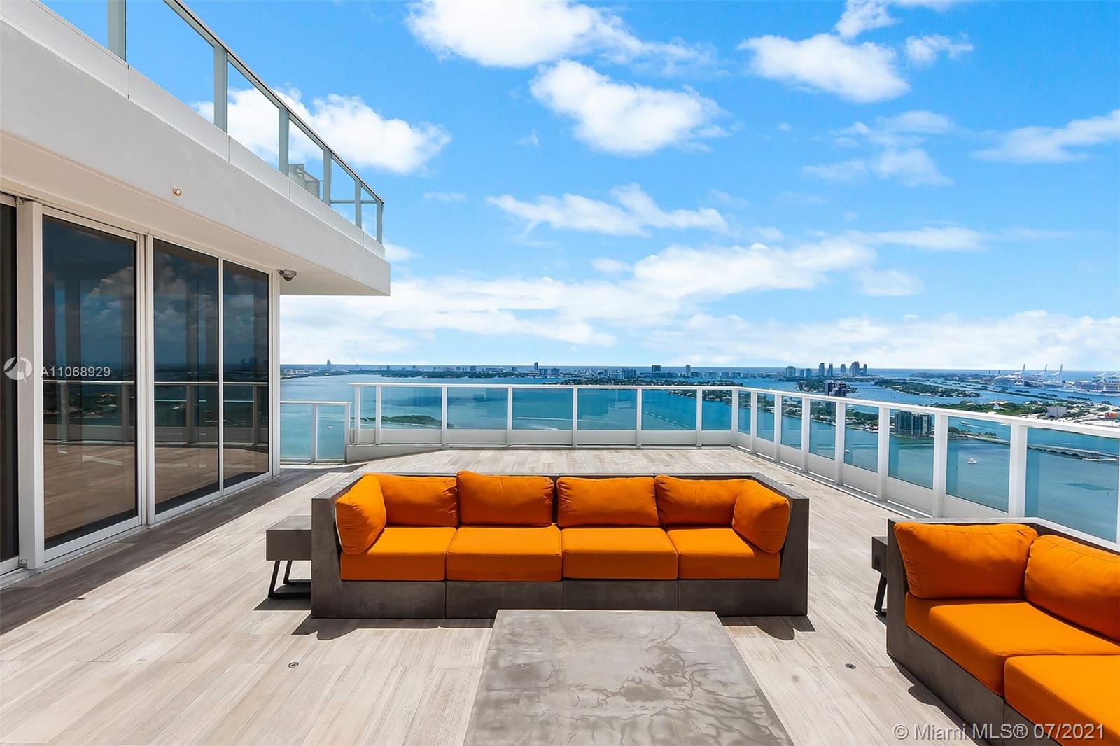 PARAMOUNT BAY CONDO - Residential