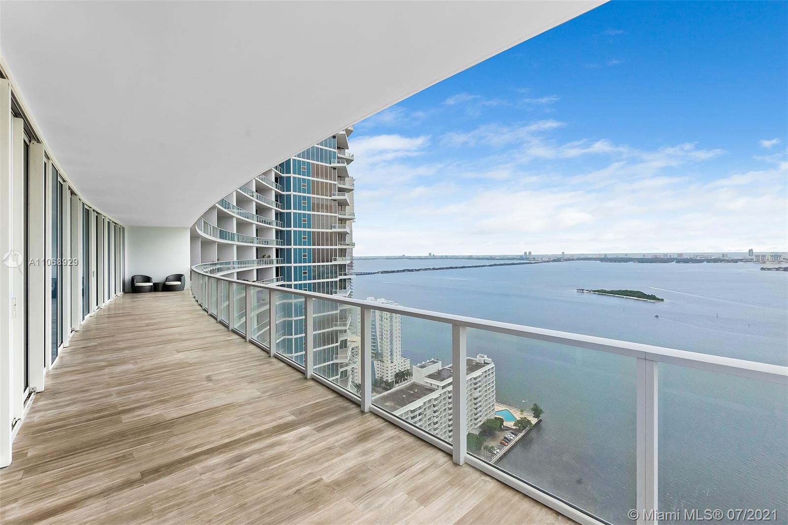 PARAMOUNT BAY CONDO - Residential