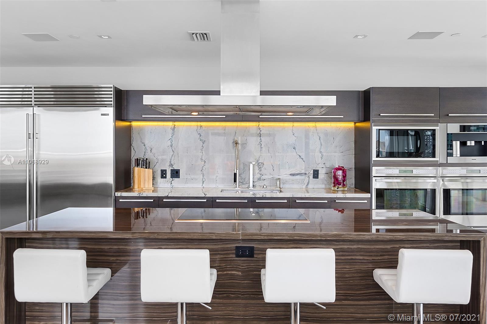 PARAMOUNT BAY CONDO - Residential