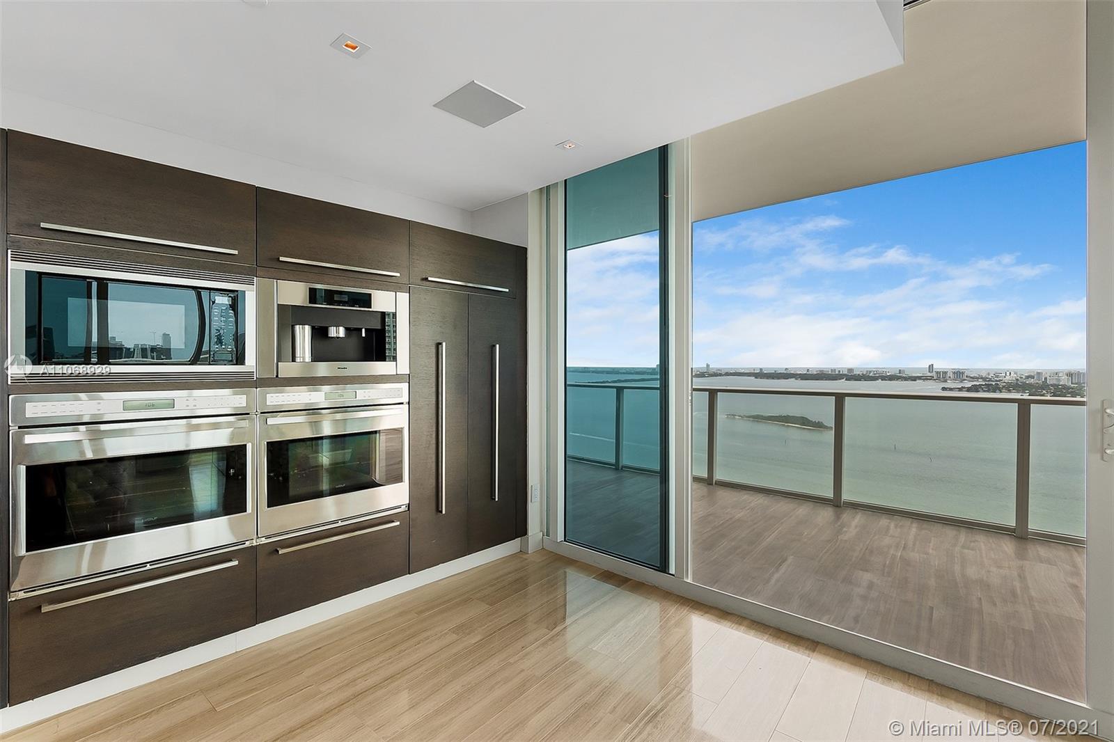 PARAMOUNT BAY CONDO - Residential