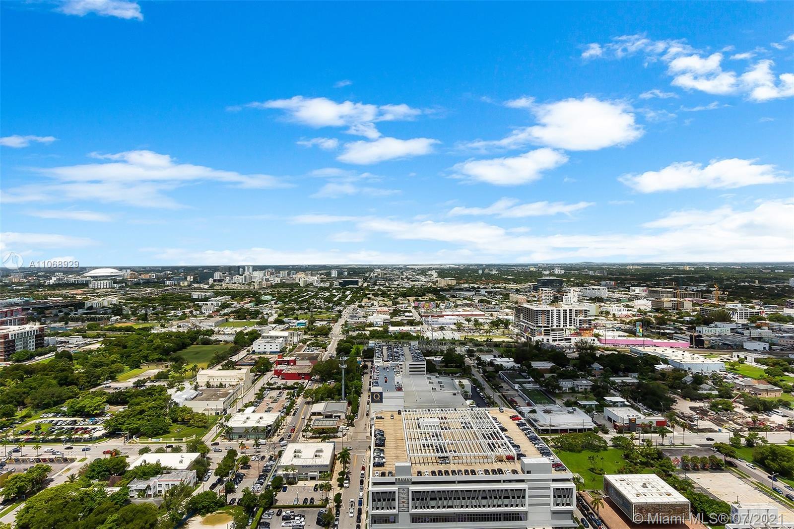 PARAMOUNT BAY CONDO - Residential