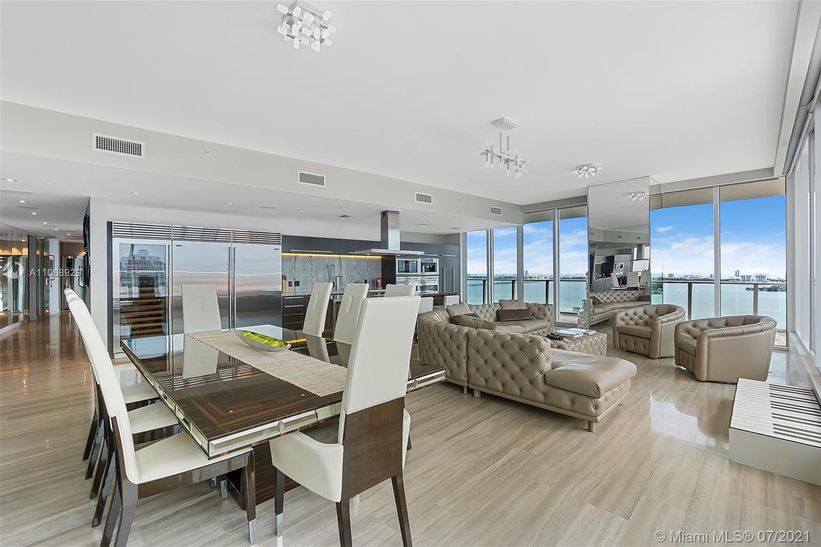 PARAMOUNT BAY CONDO - Residential