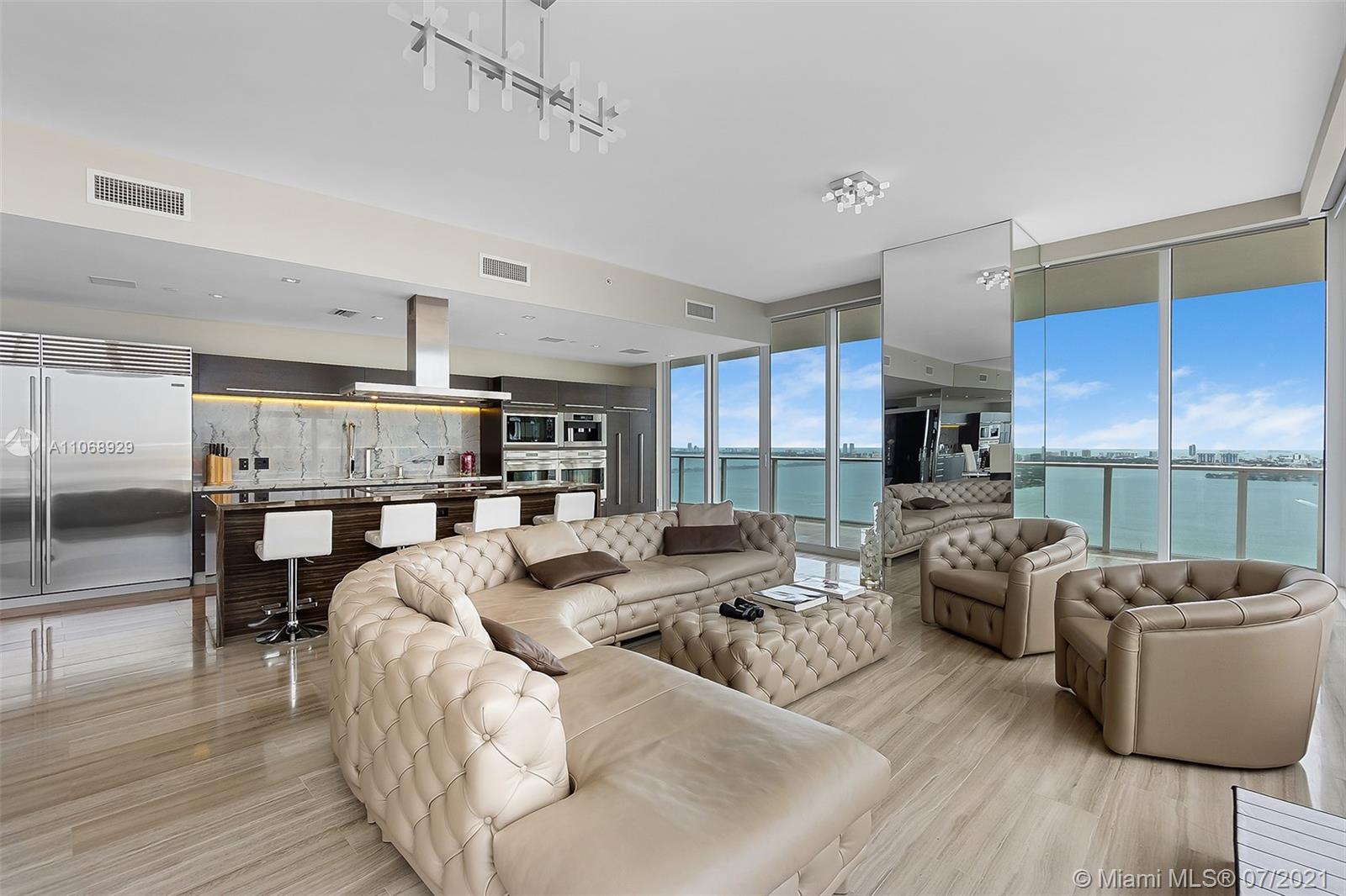 PARAMOUNT BAY CONDO - Residential