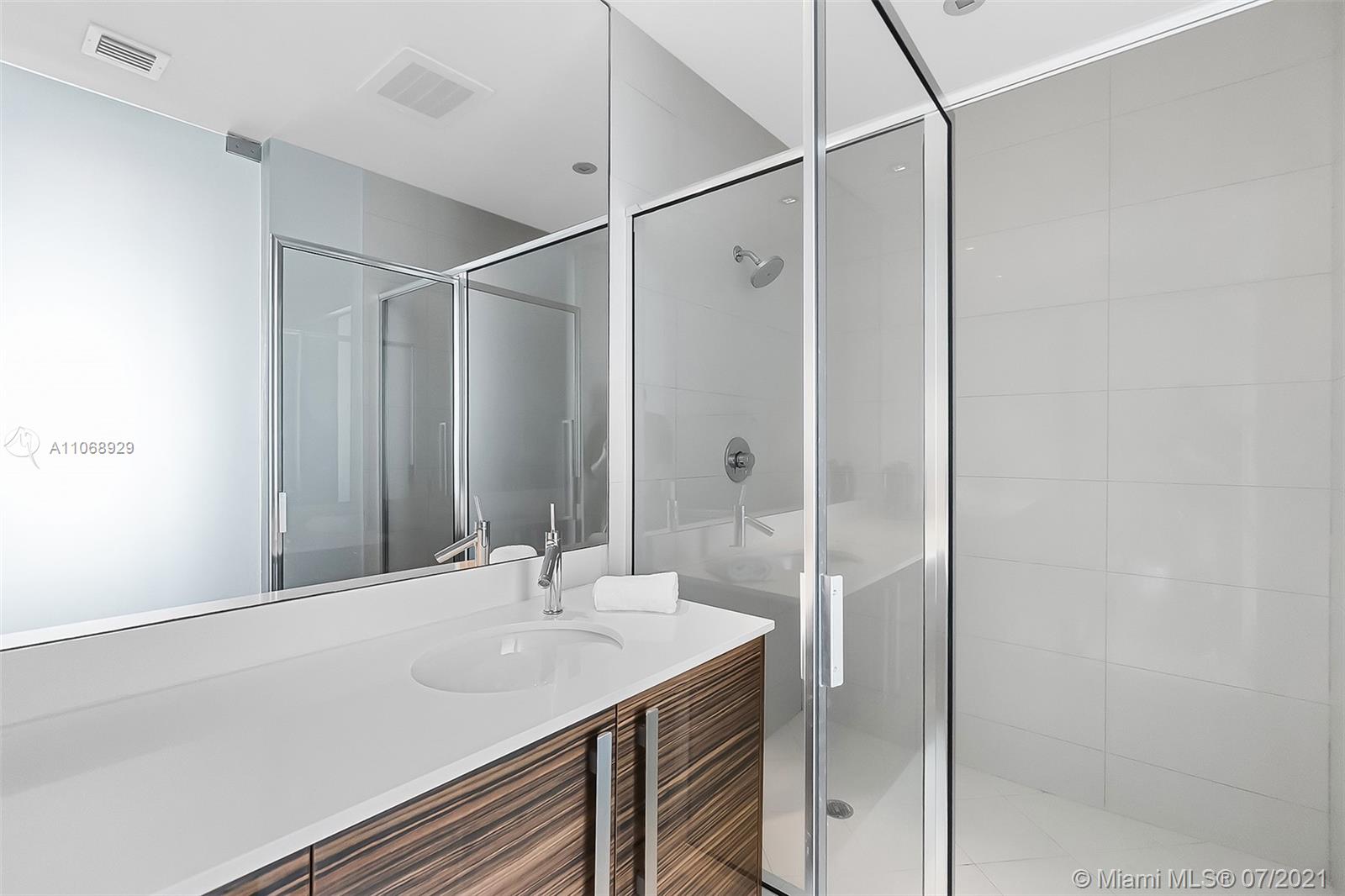 PARAMOUNT BAY CONDO - Residential