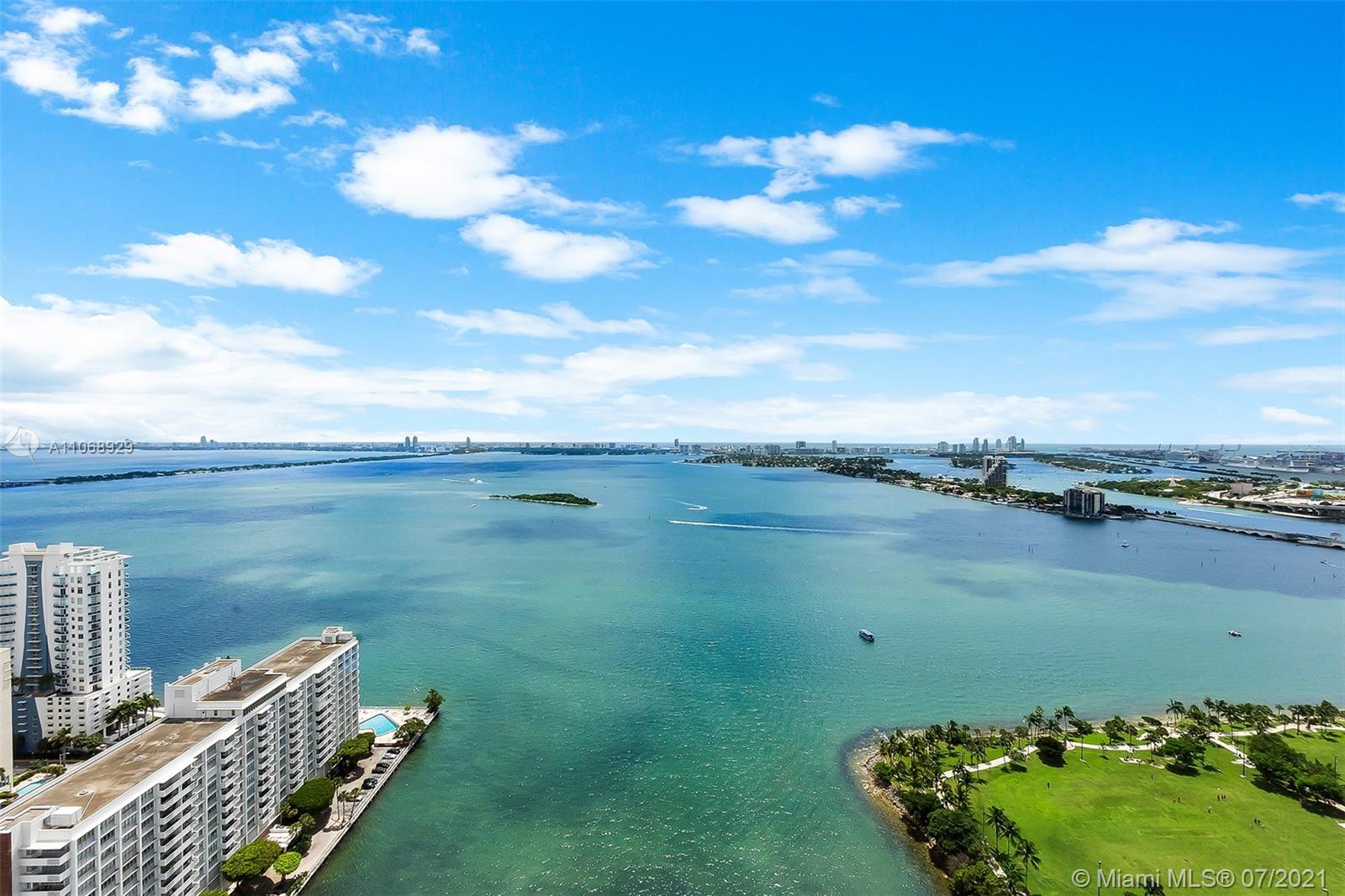 PARAMOUNT BAY CONDO - Residential