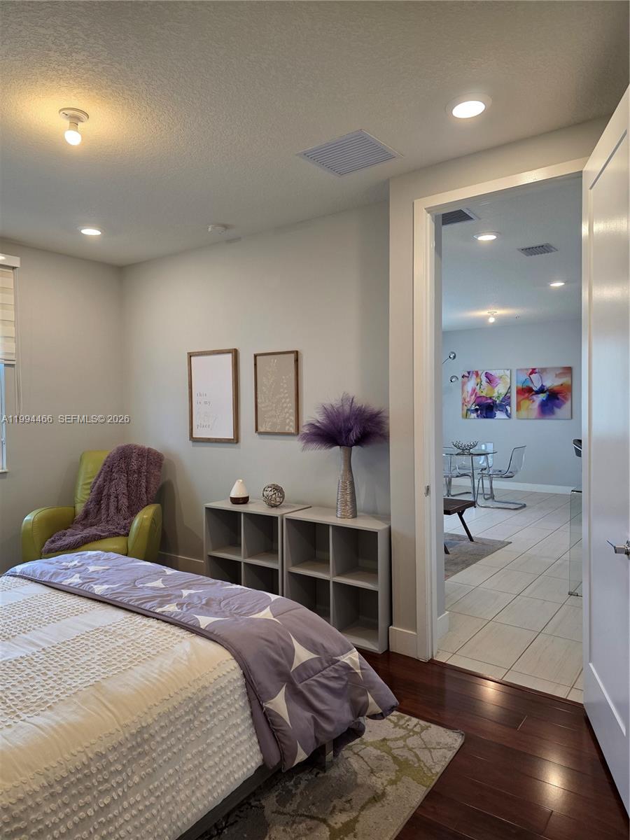 LANDMARK AT DORAL CONDO N - Residential Lease