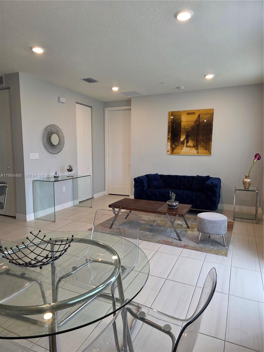 LANDMARK AT DORAL CONDO N - Residential Lease