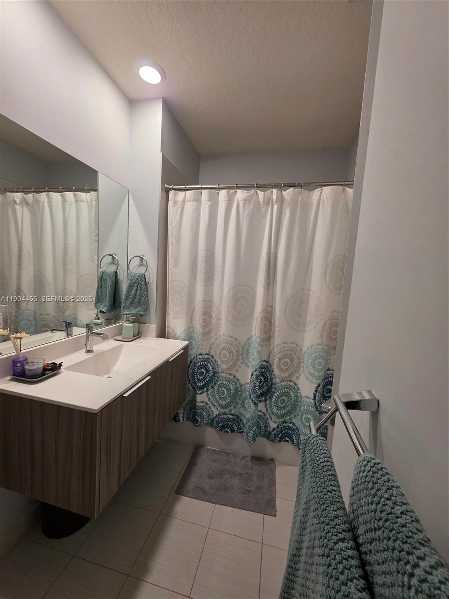 LANDMARK AT DORAL CONDO N - Residential Lease