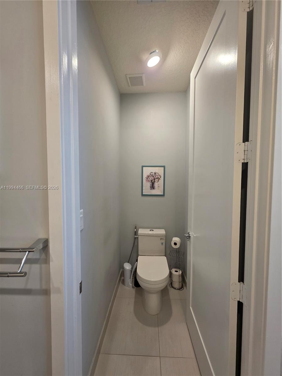 LANDMARK AT DORAL CONDO N - Residential Lease