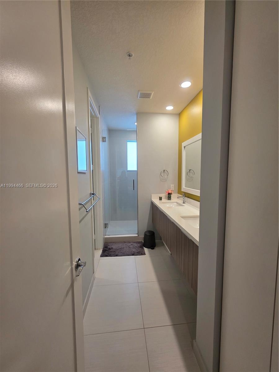 LANDMARK AT DORAL CONDO N - Residential Lease