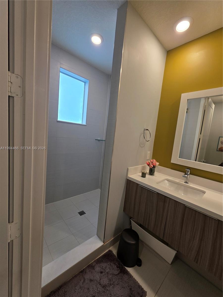 LANDMARK AT DORAL CONDO N - Residential Lease