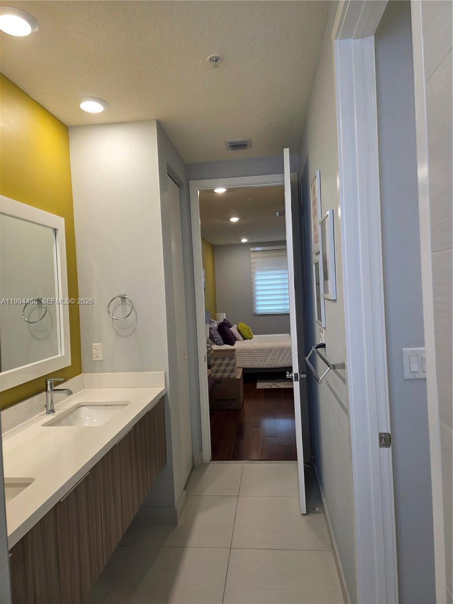 LANDMARK AT DORAL CONDO N - Residential Lease