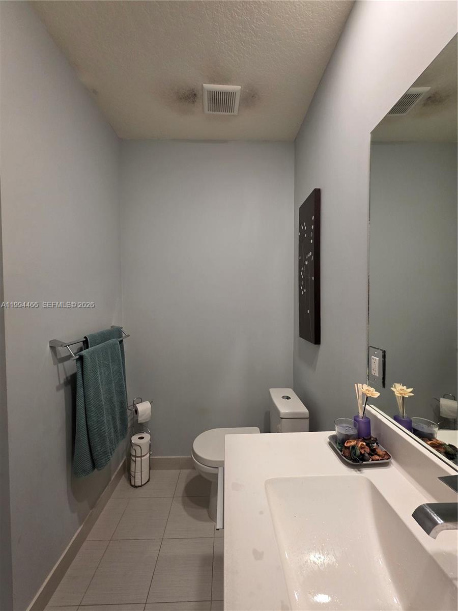 LANDMARK AT DORAL CONDO N - Residential Lease