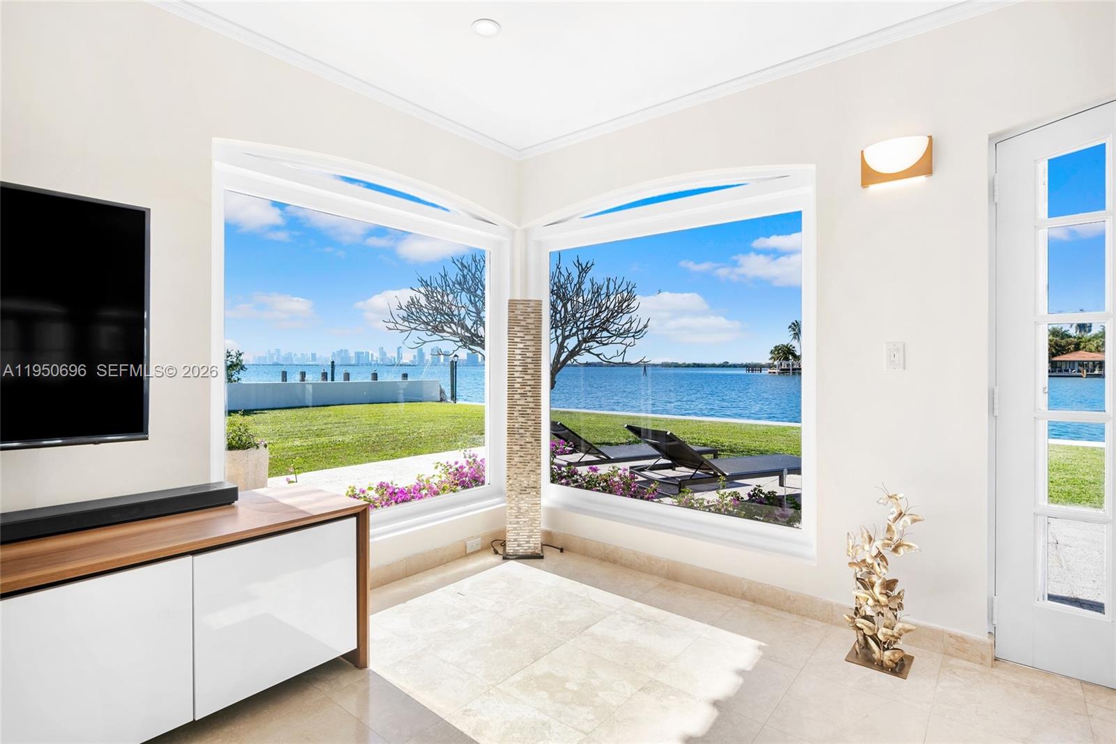 TREASURE ISLAND - Residential