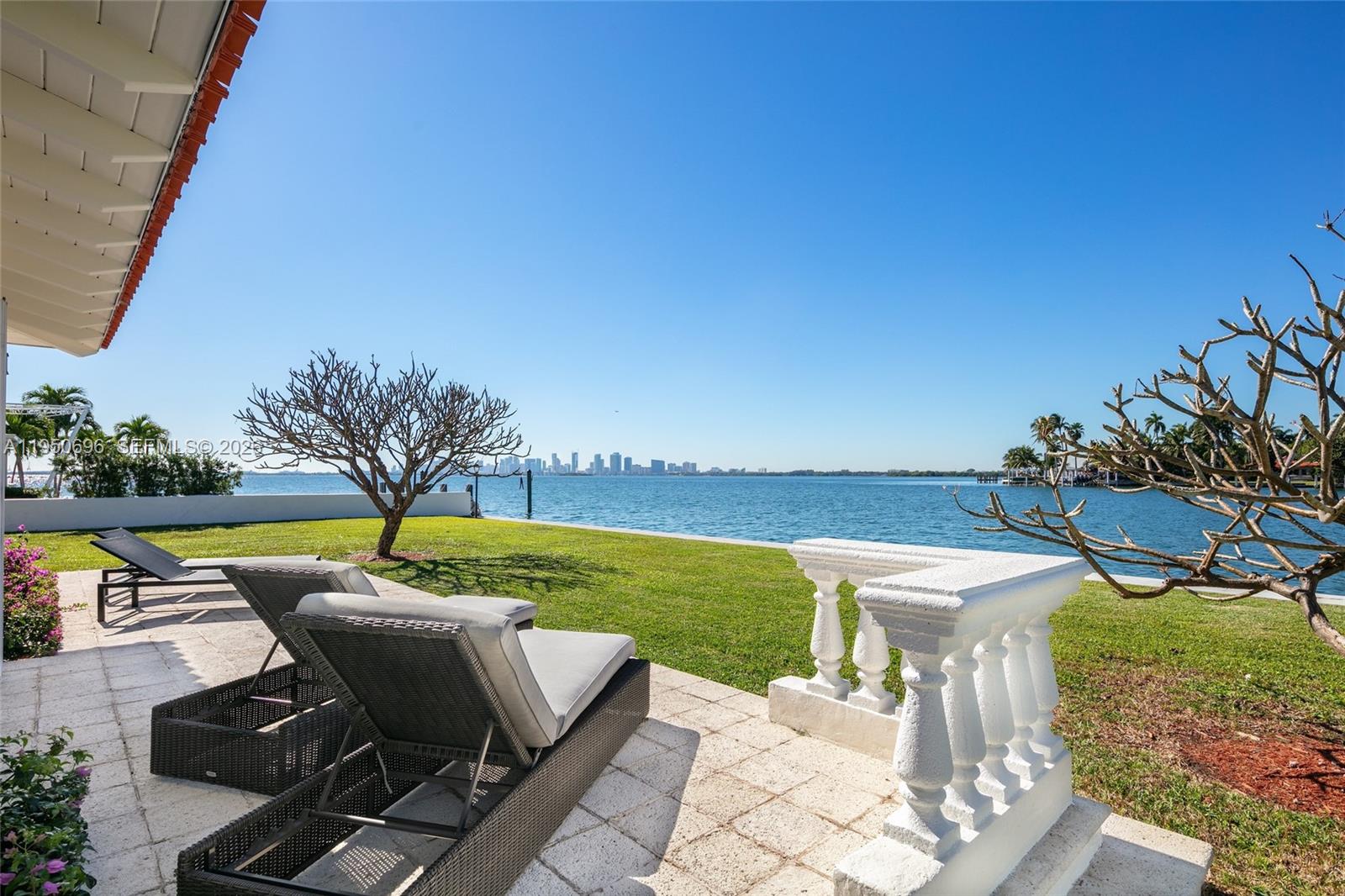 TREASURE ISLAND - Residential