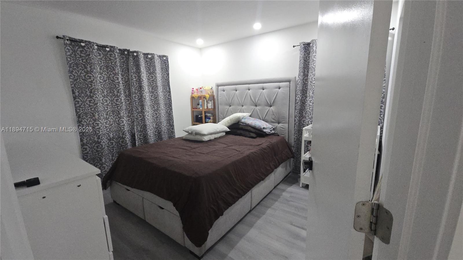 LAGO GRANDE SEVEN-C - Residential Lease