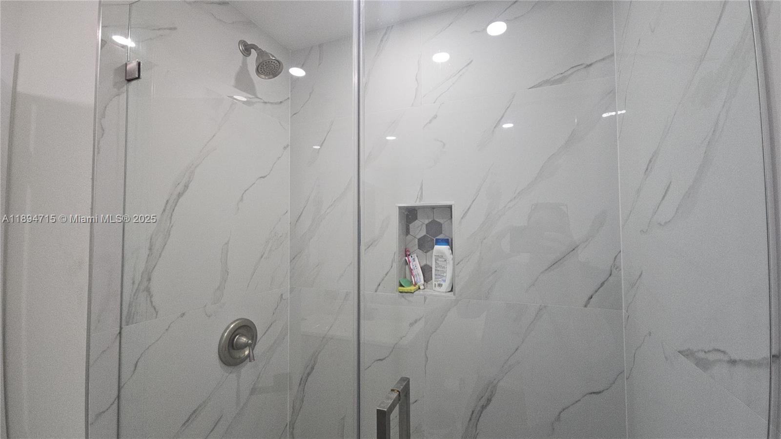 LAGO GRANDE SEVEN-C - Residential Lease