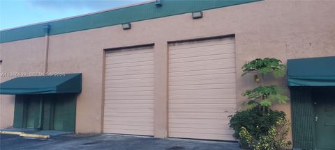 8527 NW 66 Street 8535-8537 Doral FL 33166