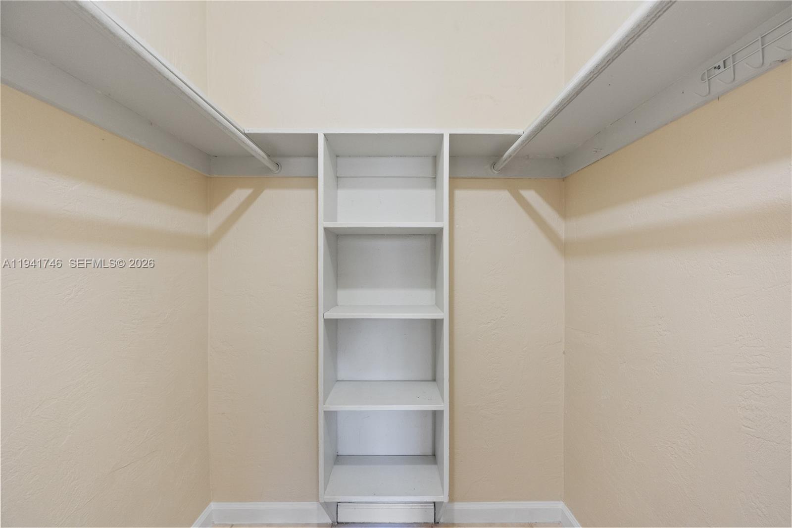 MONTEREY GARDENS OF PINEC - Residential