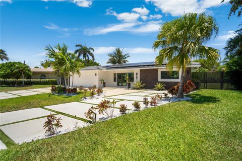 2701 NE 52nd St Lighthouse Point FL 33064