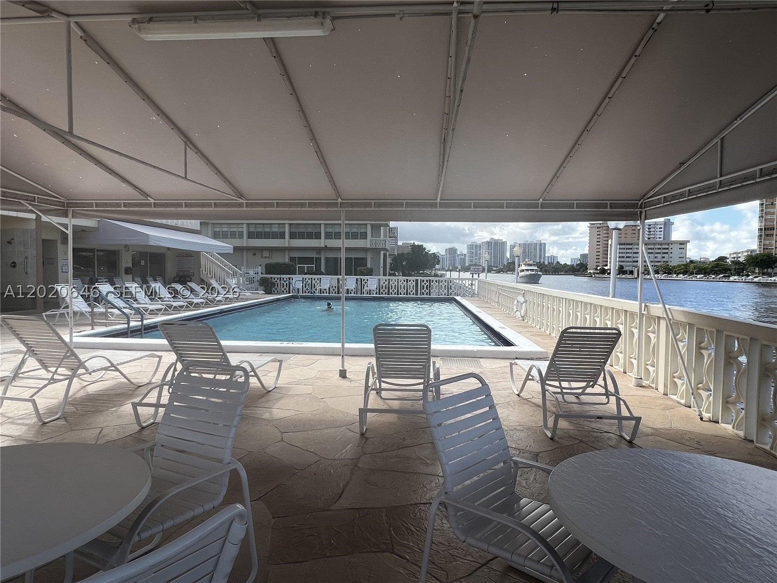 1817 S Ocean Dr 718