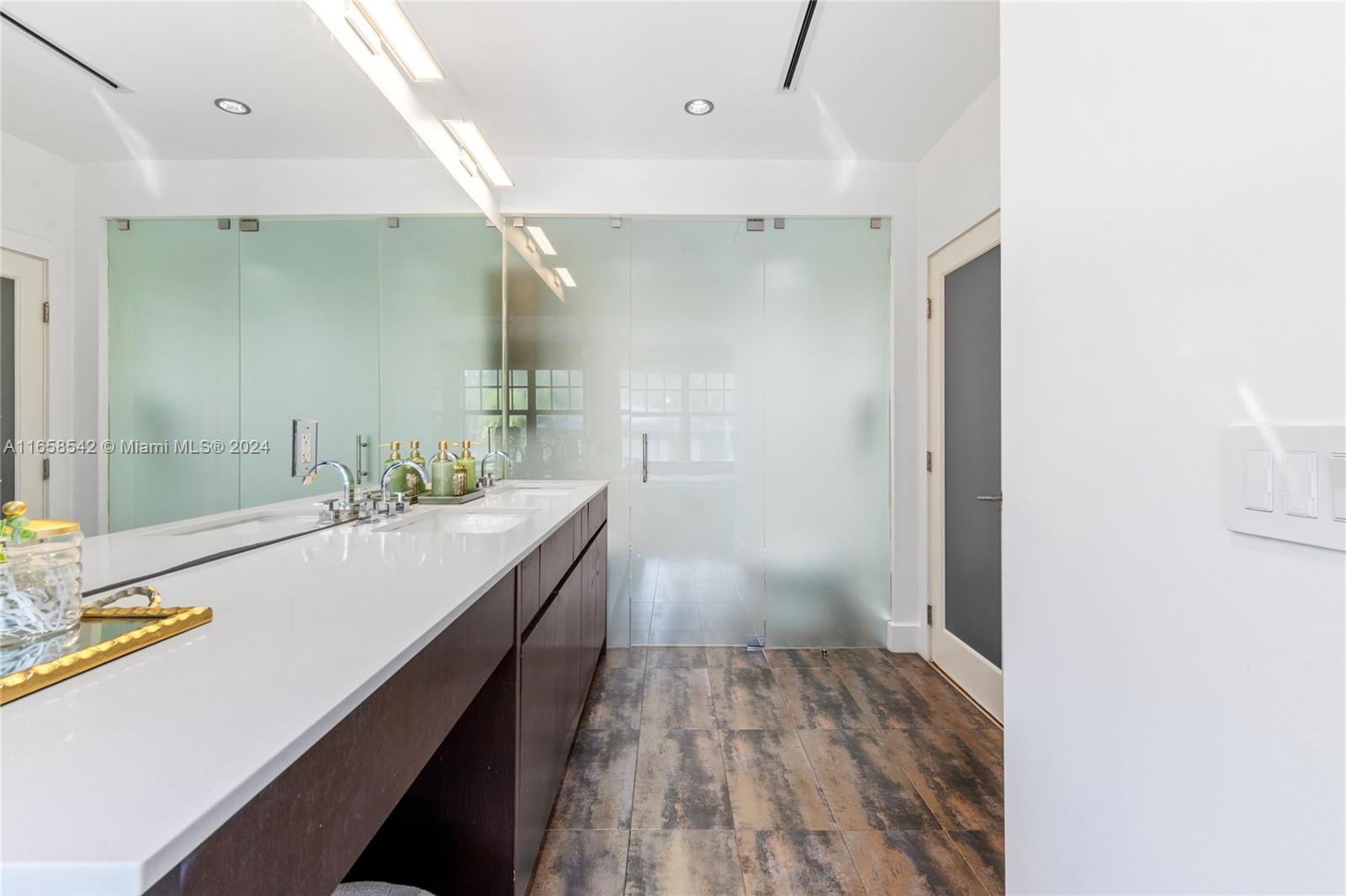 SPRING GARDEN - Residential