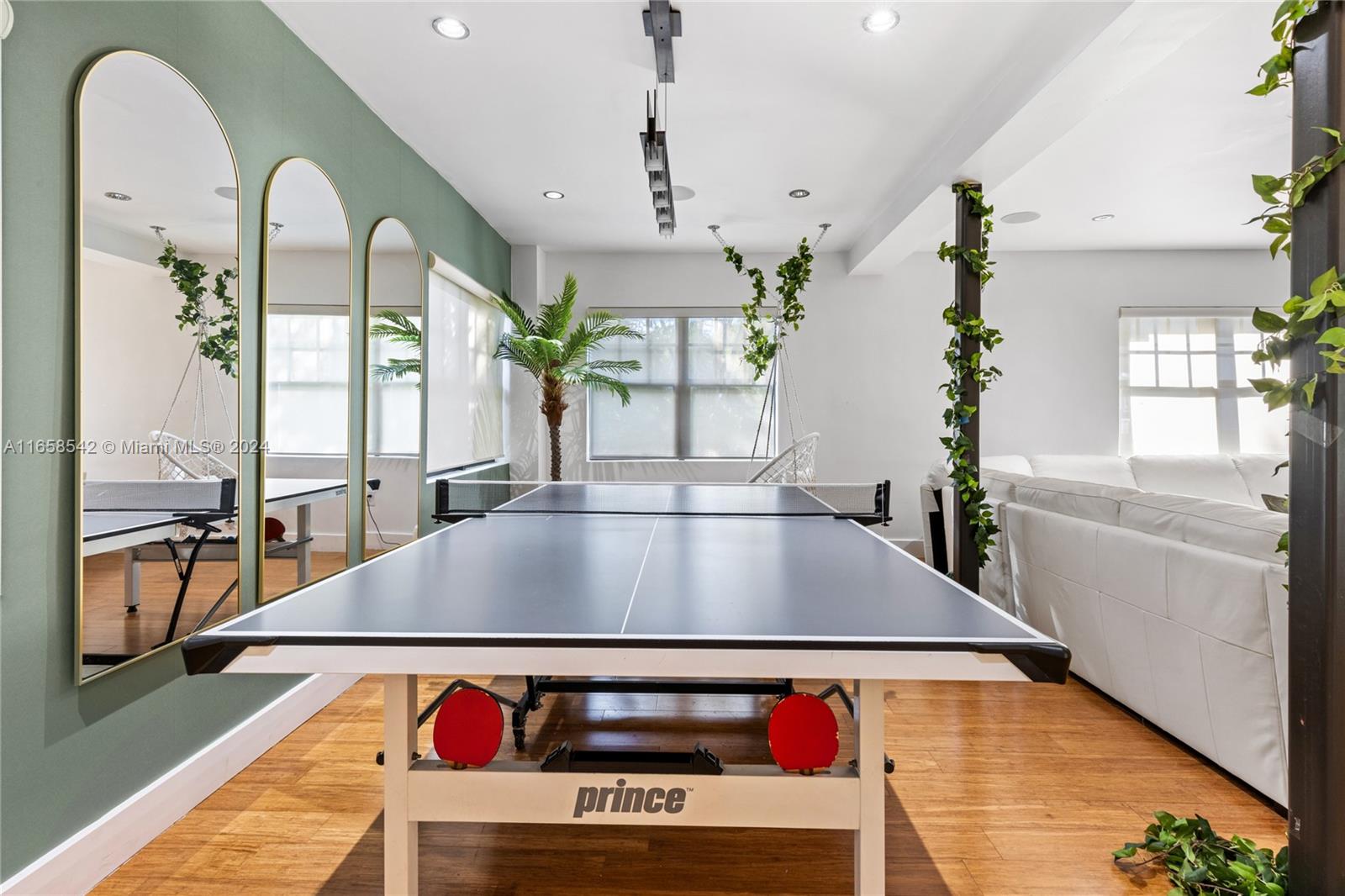 SPRING GARDEN - Residential