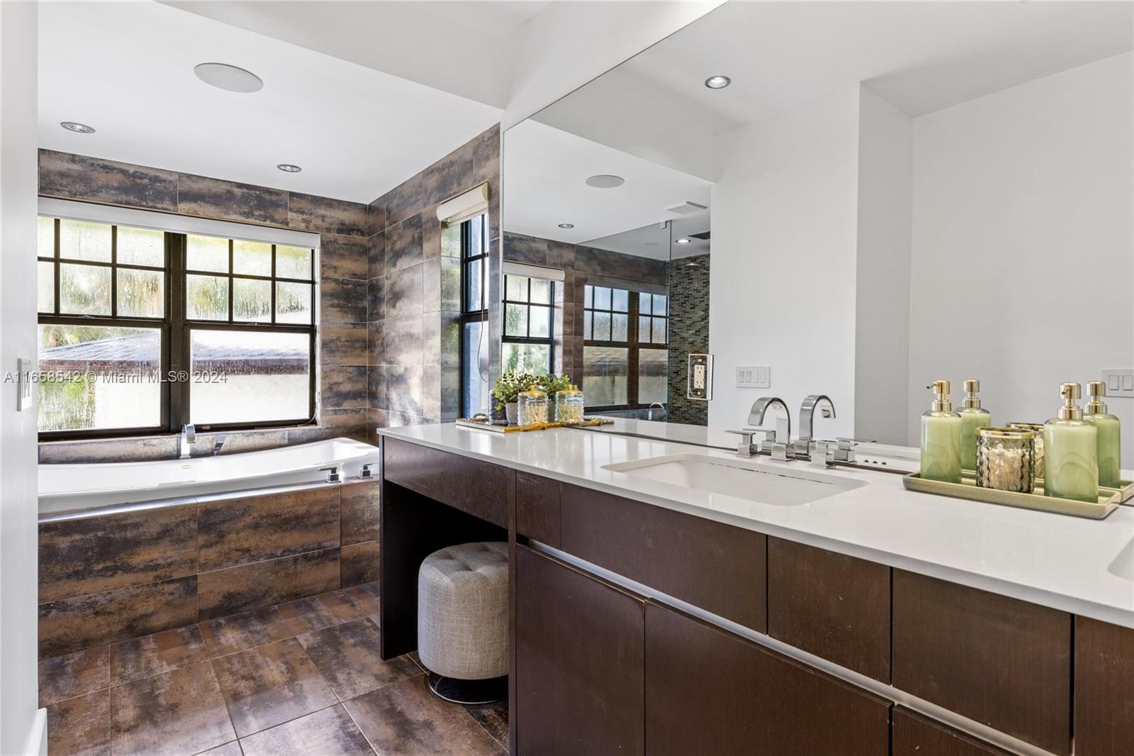 SPRING GARDEN - Residential