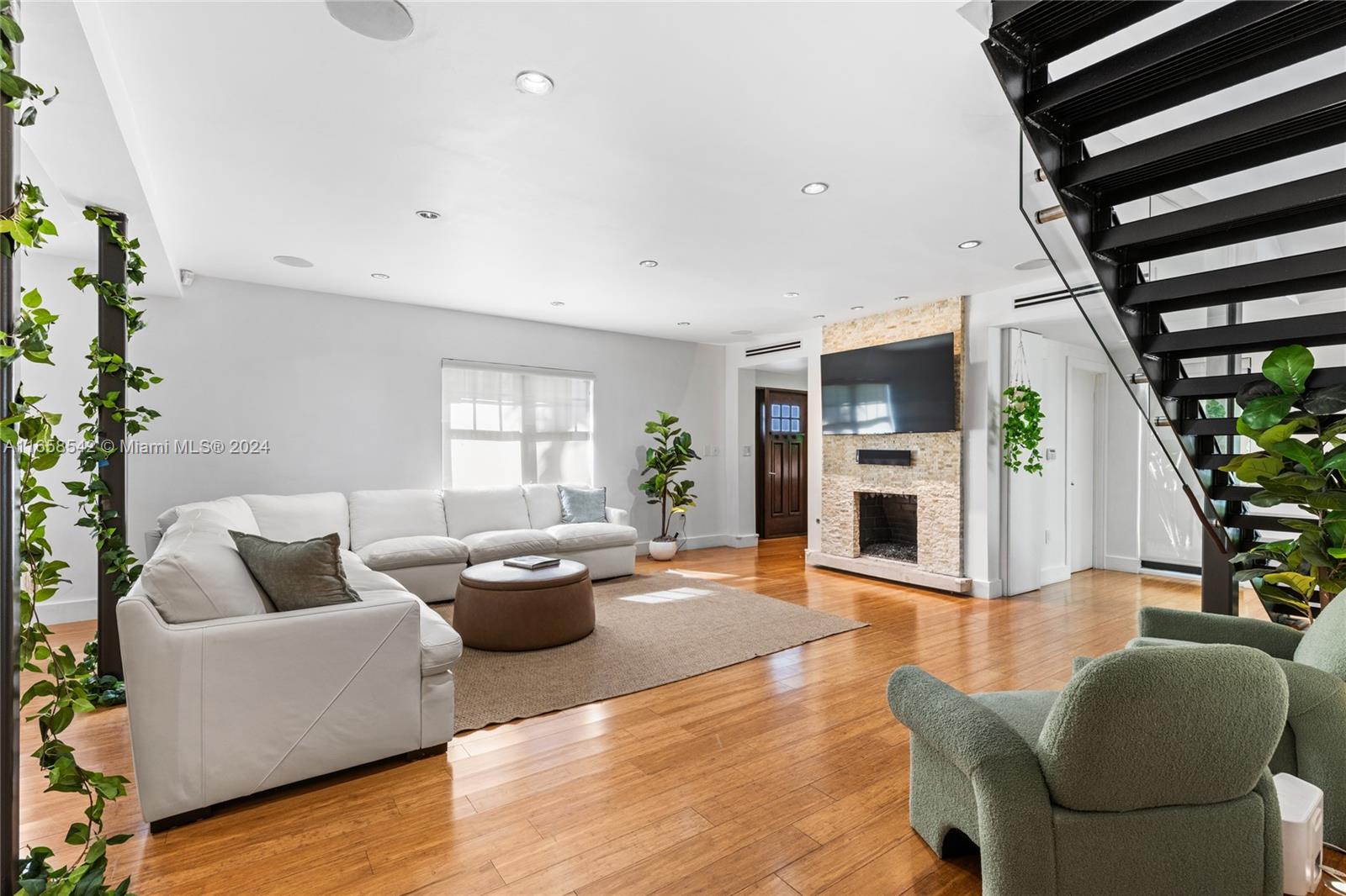 SPRING GARDEN - Residential