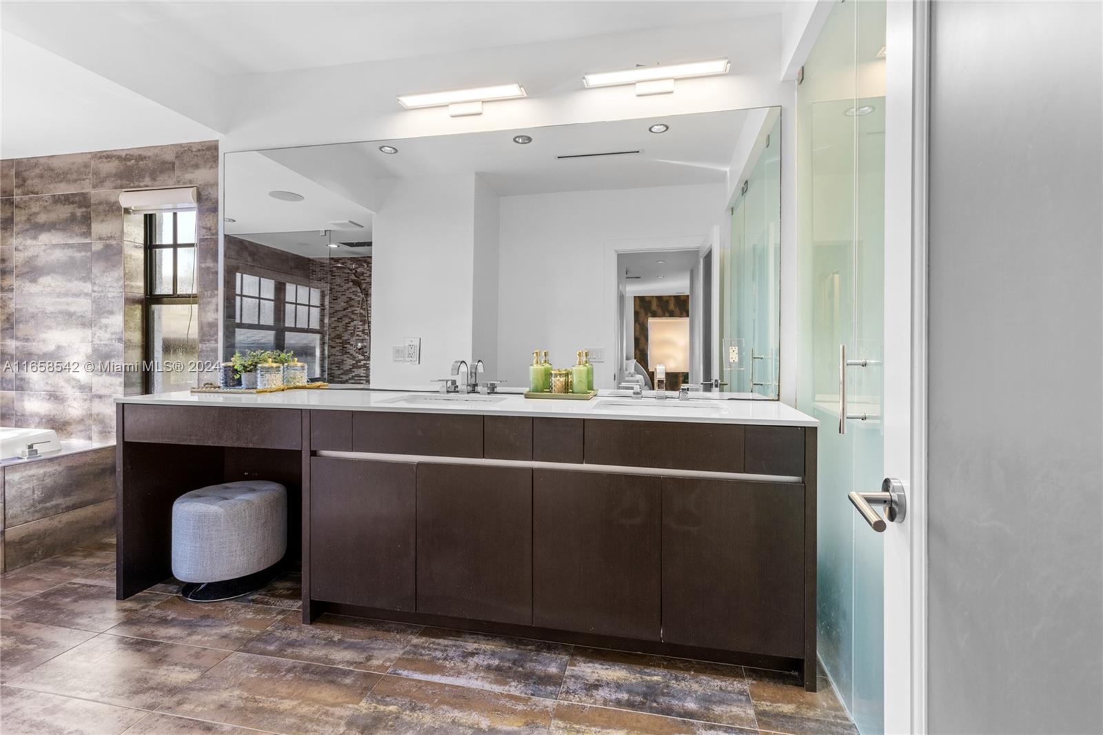 SPRING GARDEN - Residential