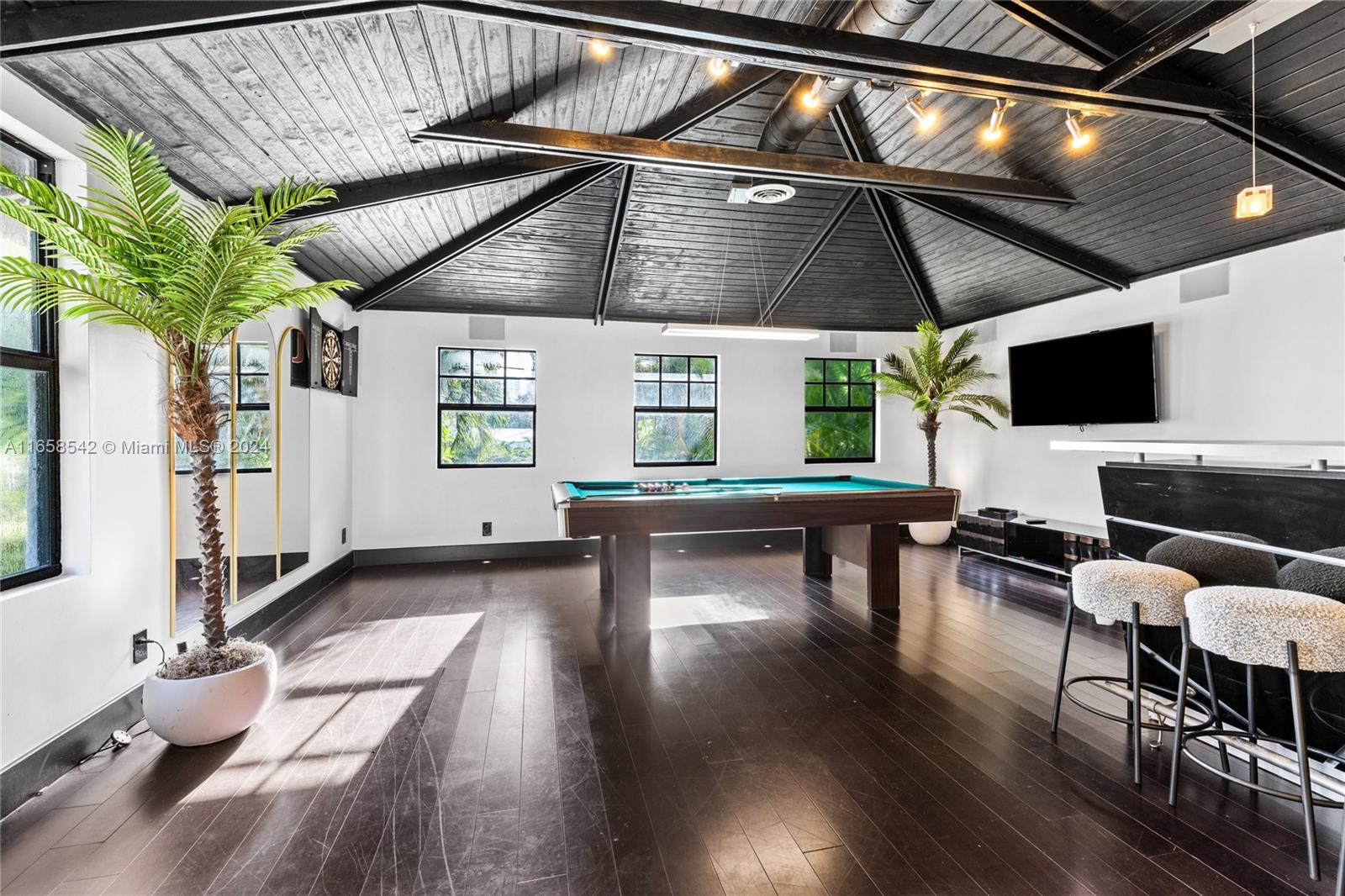 SPRING GARDEN - Residential