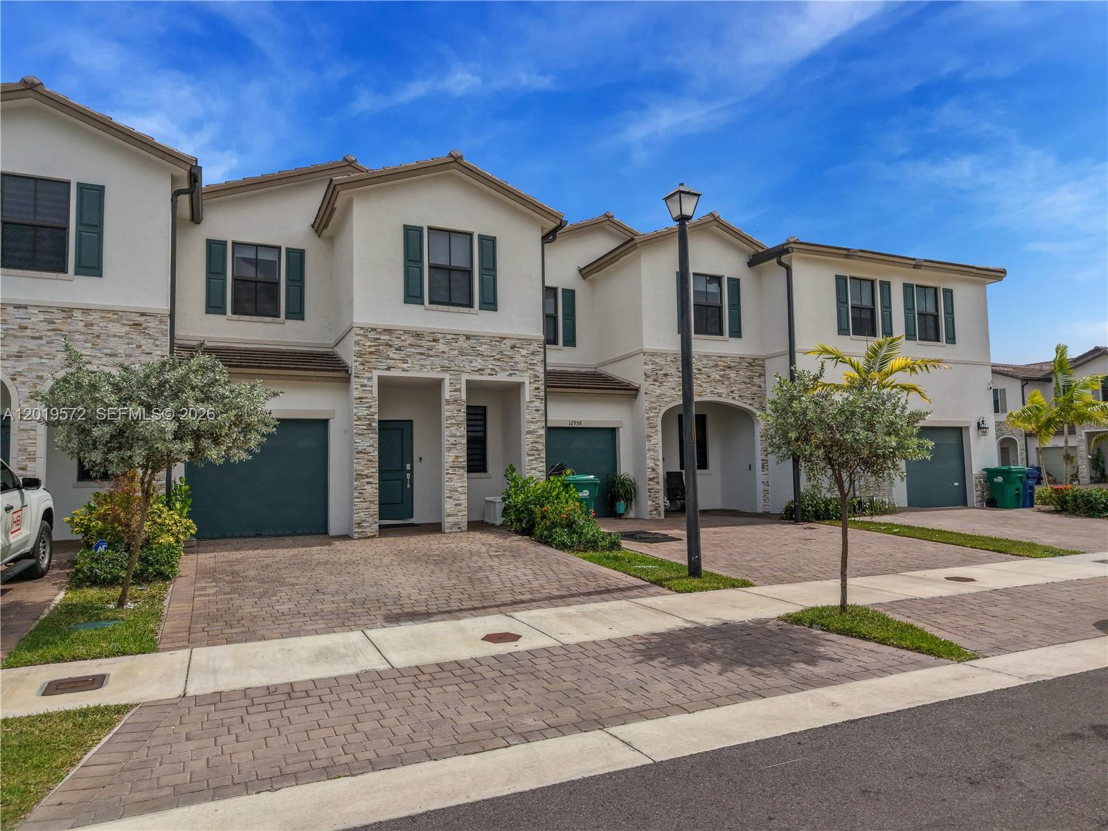 KENDALL ASSEMBLAGE NORTH - Residential