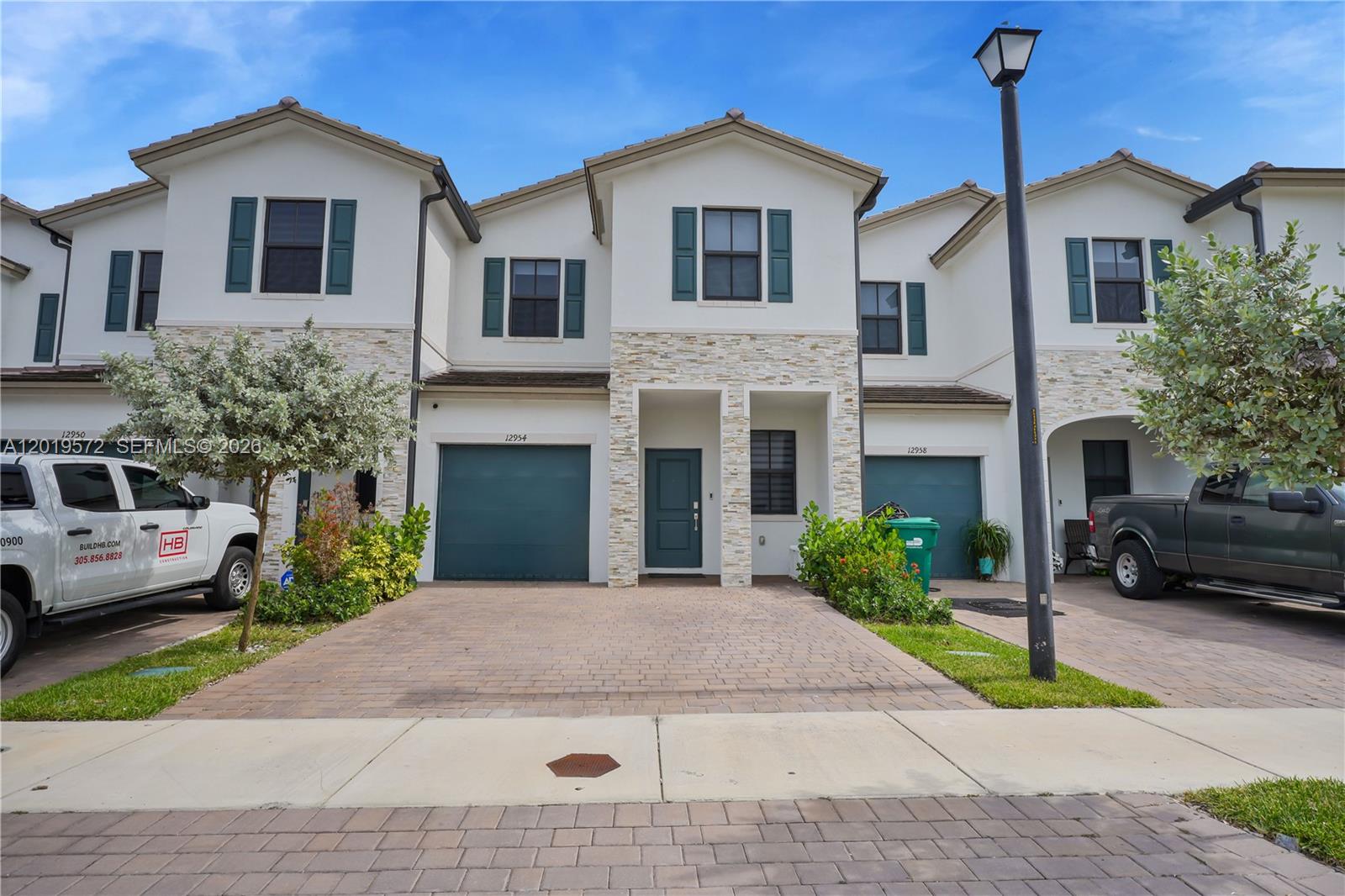 KENDALL ASSEMBLAGE NORTH - Residential