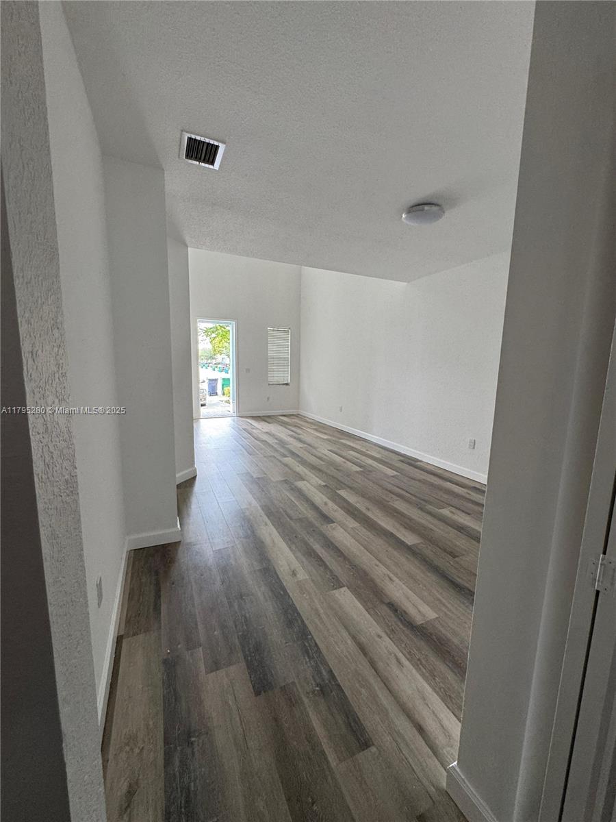 7515 NW 114th Path 7515