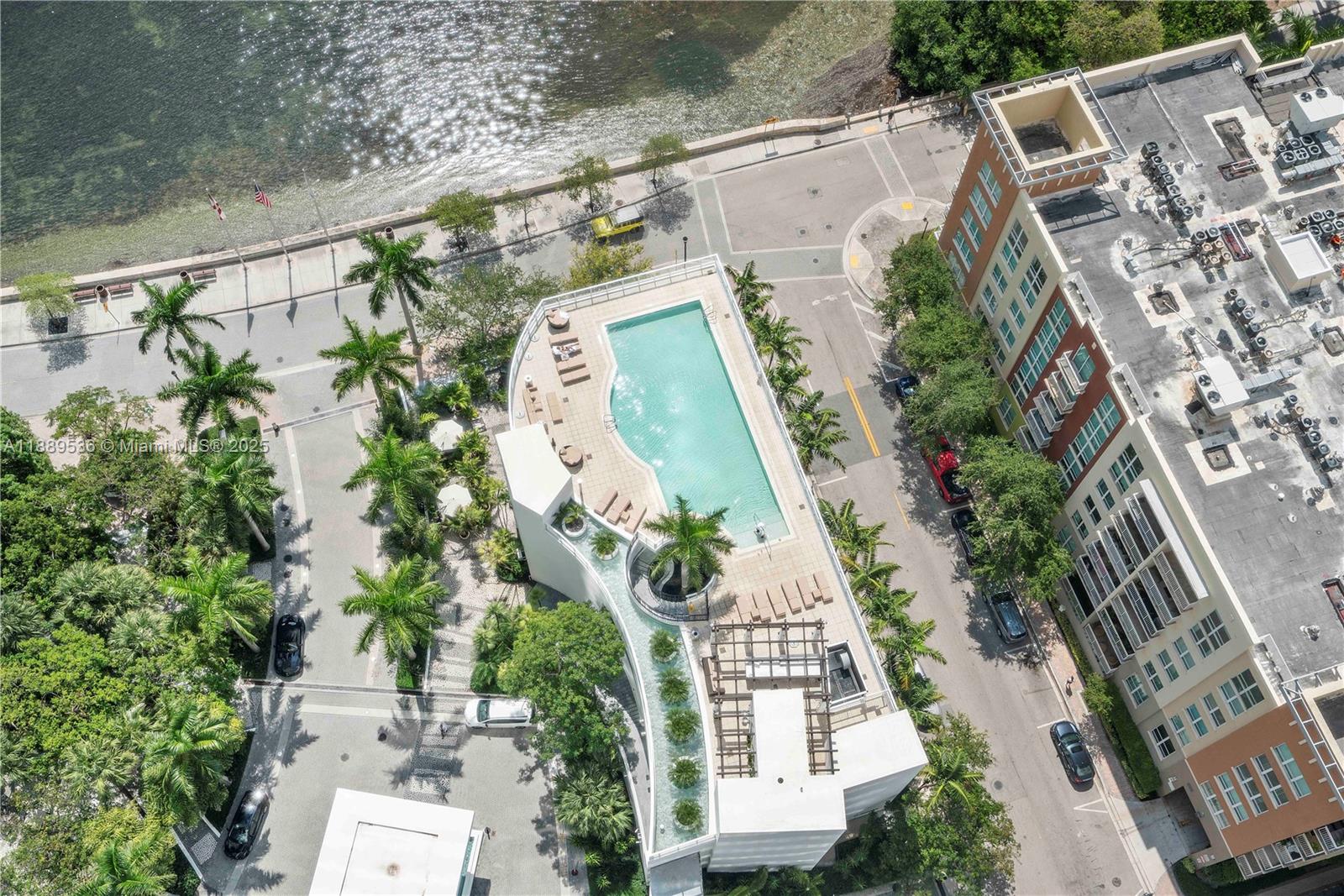 PARAMOUNT BAY CONDO - Residential