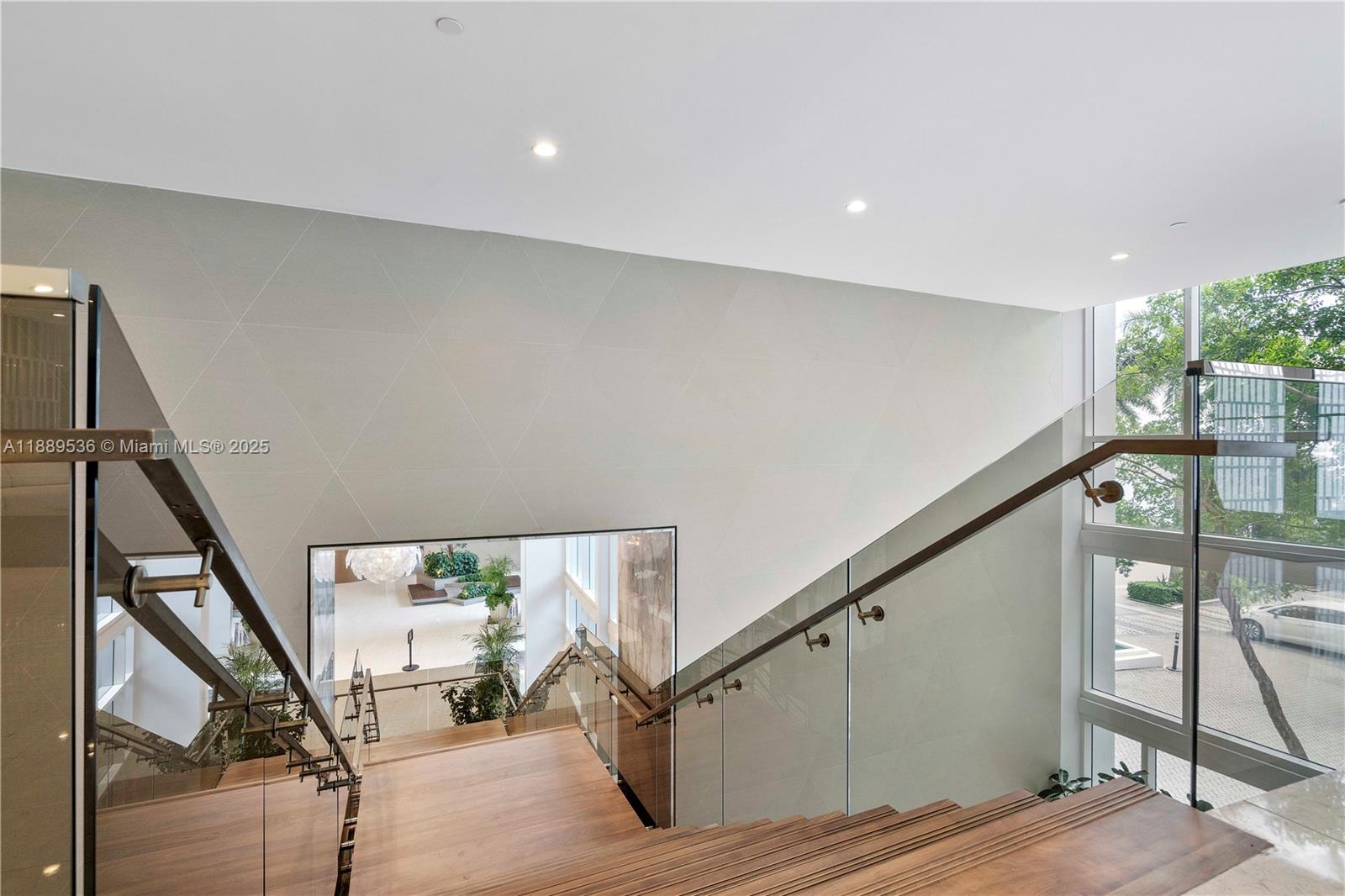 PARAMOUNT BAY CONDO - Residential