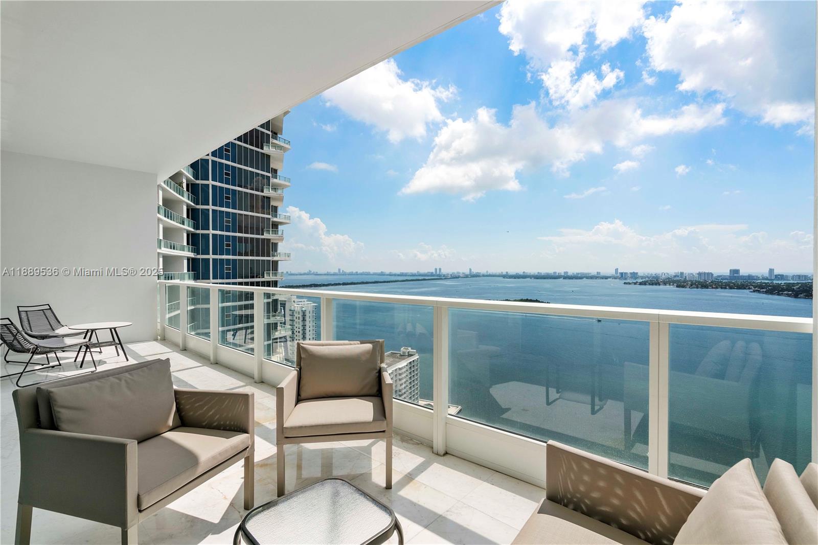 PARAMOUNT BAY CONDO - Residential