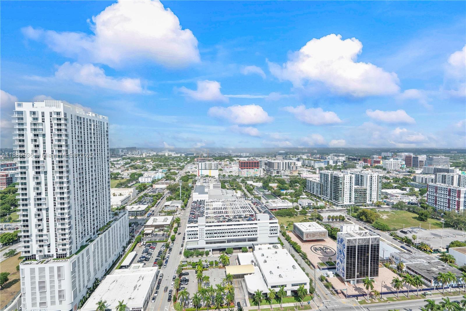 PARAMOUNT BAY CONDO - Residential