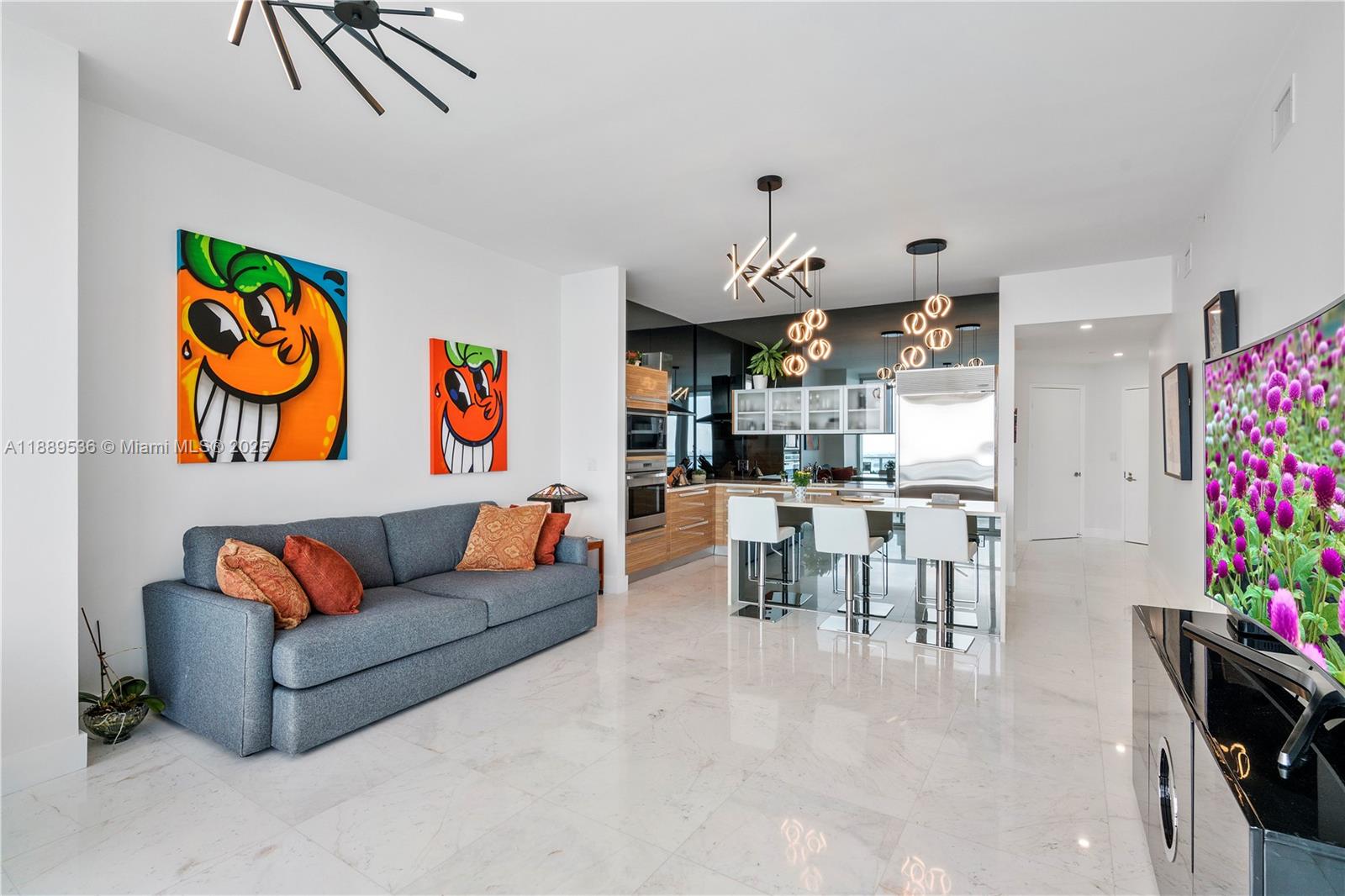 PARAMOUNT BAY CONDO - Residential