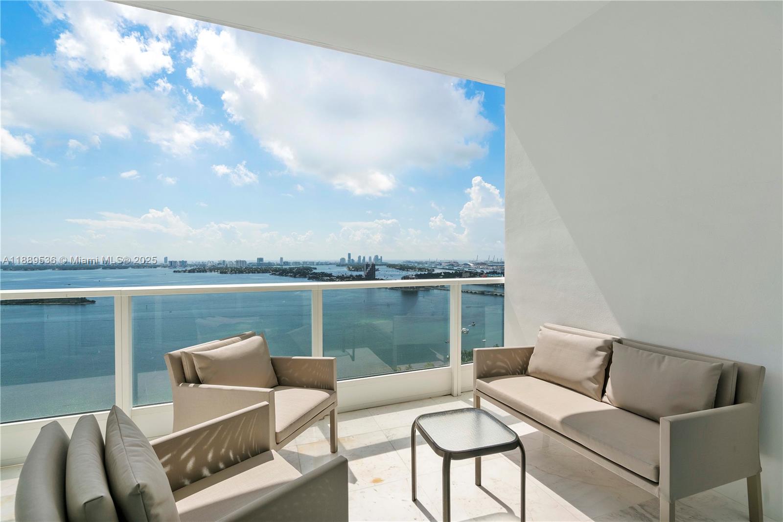 PARAMOUNT BAY CONDO - Residential