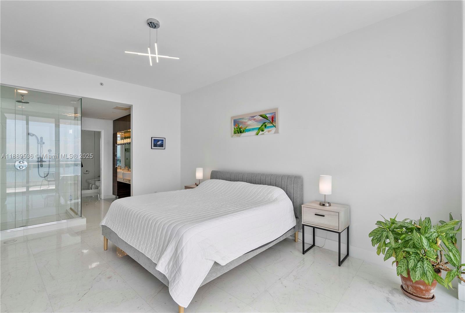 PARAMOUNT BAY CONDO - Residential