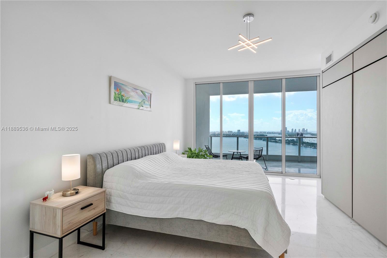 PARAMOUNT BAY CONDO - Residential